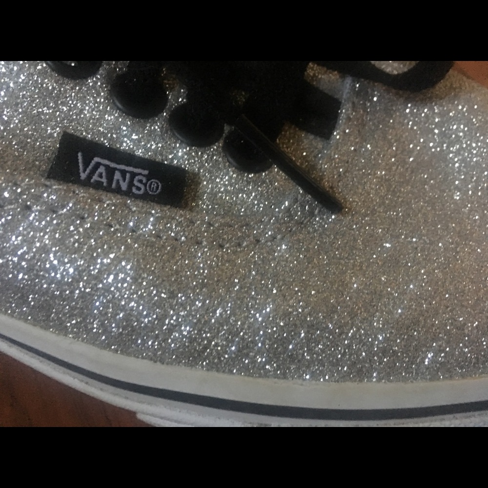 Vans - Picture 7 of 7